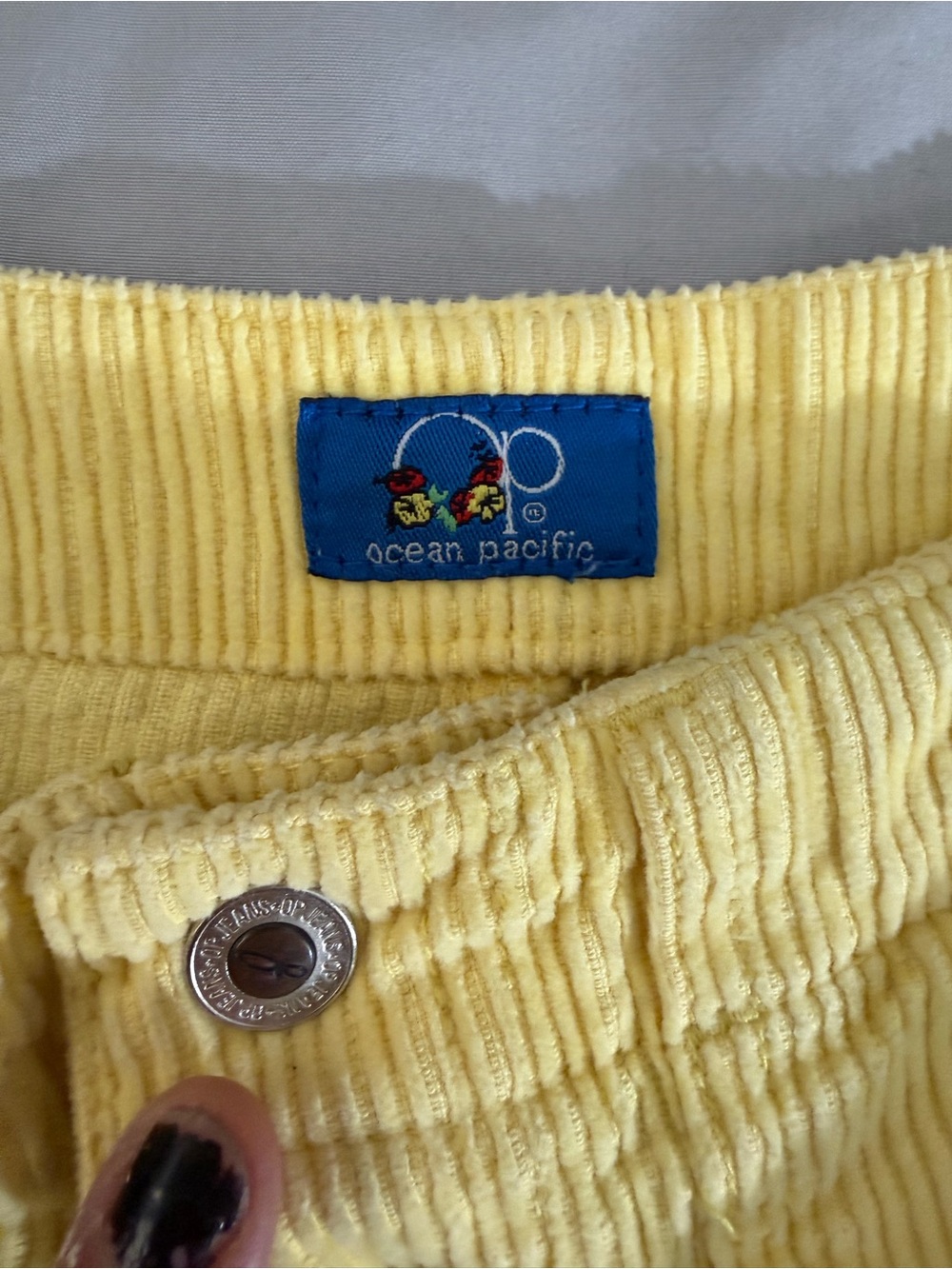 Classic Vintage Yellow OP Corduroy Shorts for women. Poss size 9 - Picture 4 of 5